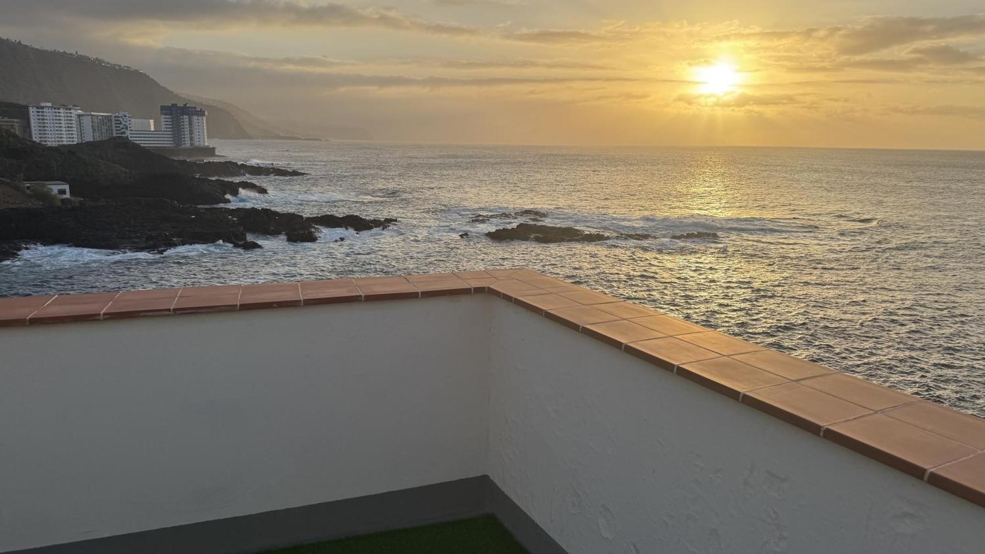 El Pris Manolo Pris En El Mar Teide Con Piscina Natural מראה חיצוני תמונה