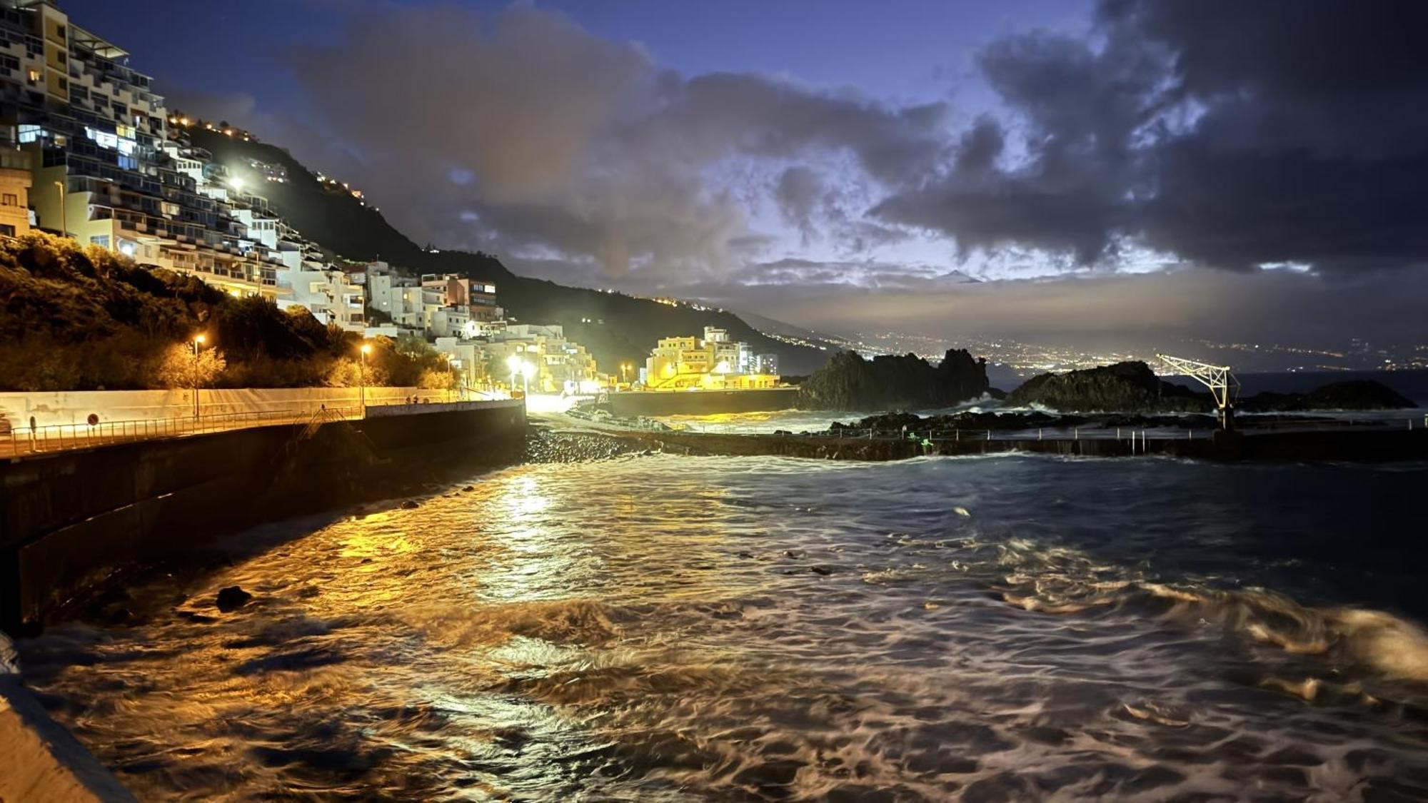 El Pris Manolo Pris En El Mar Teide Con Piscina Natural מראה חיצוני תמונה