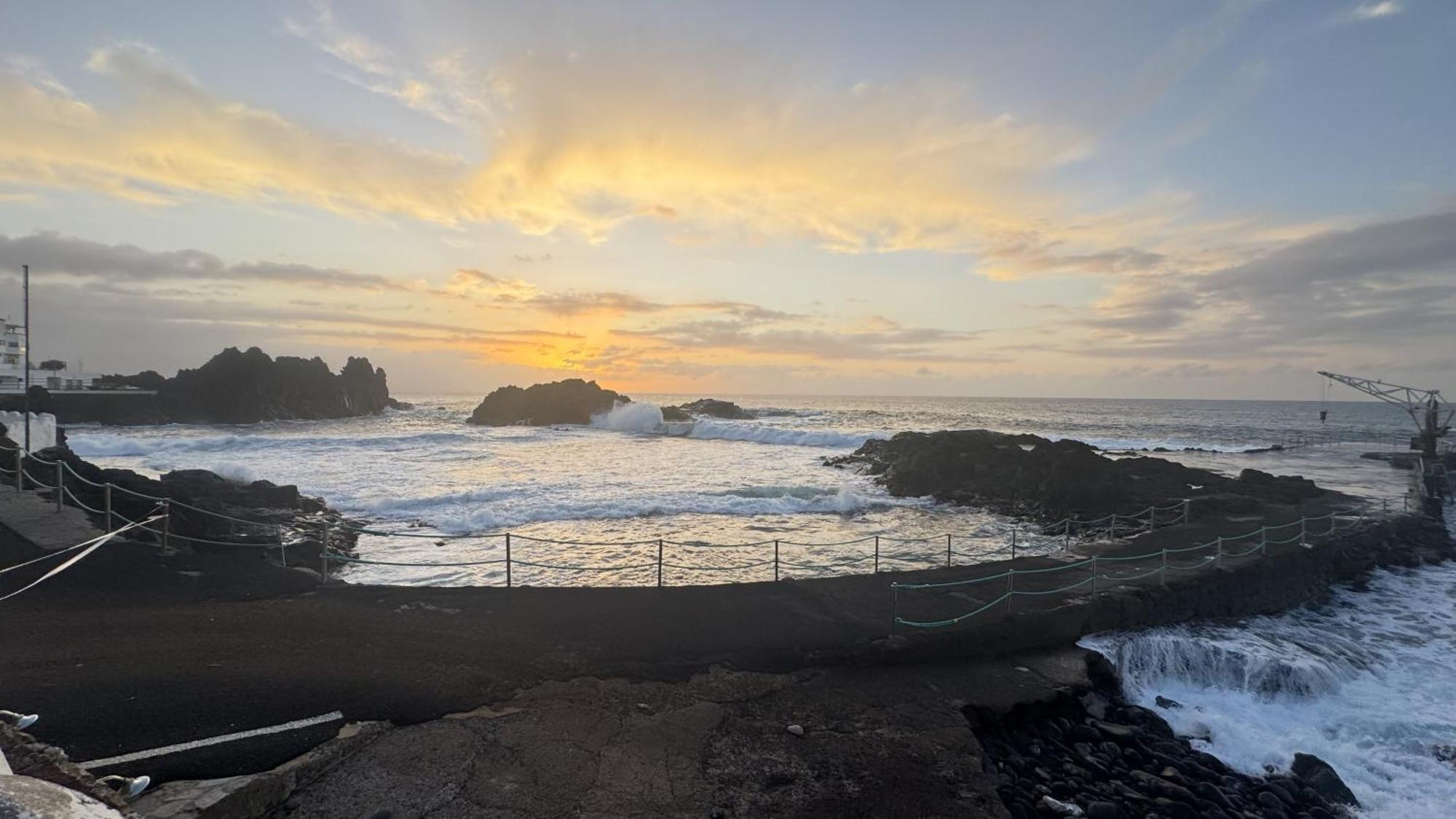 El Pris Manolo Pris En El Mar Teide Con Piscina Natural מראה חיצוני תמונה
